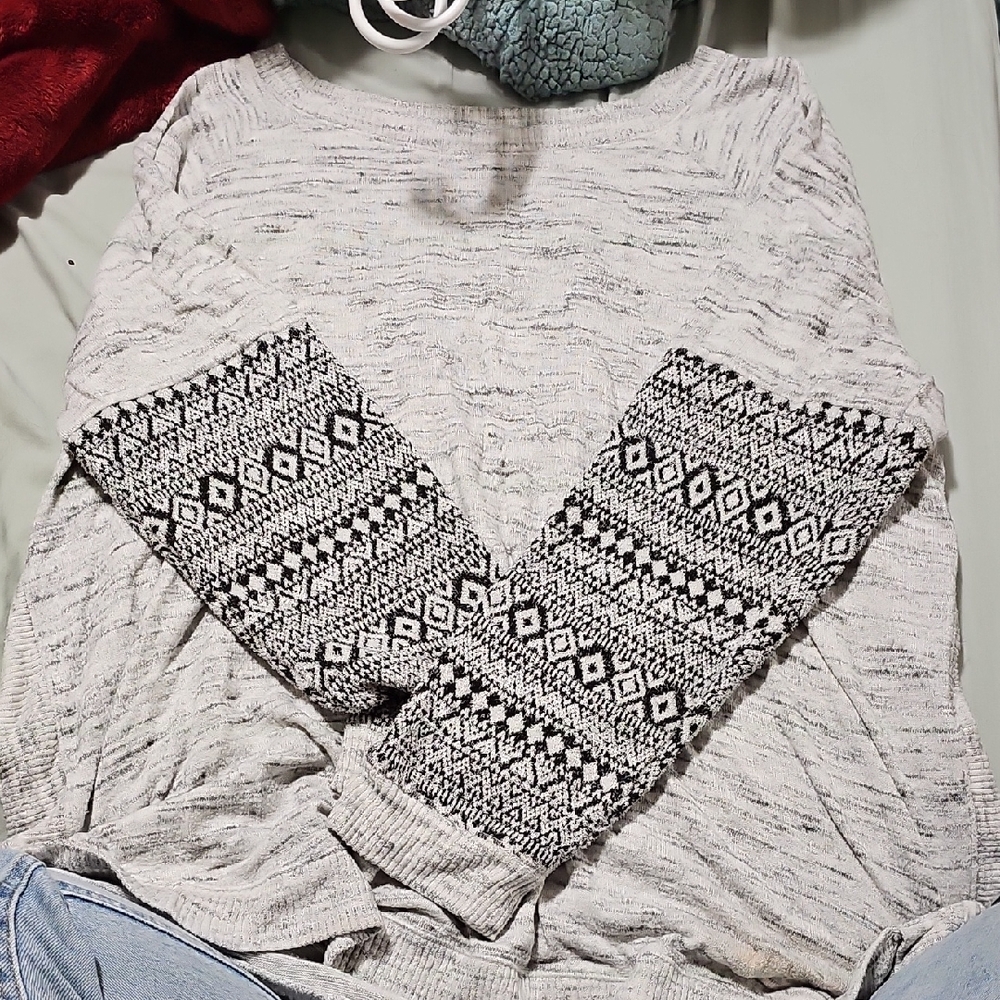 Maurices Gray and Black Patterned Crew Neck Sweater